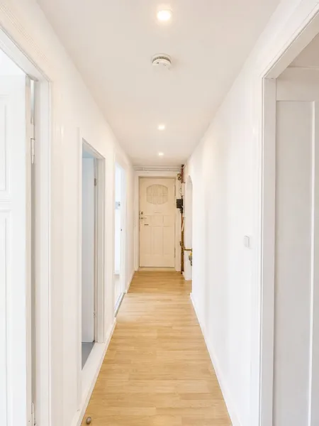 2-Zimmer-Wohnung mit Balkon und Keller in der Bendastraße, Berlin — photo 1